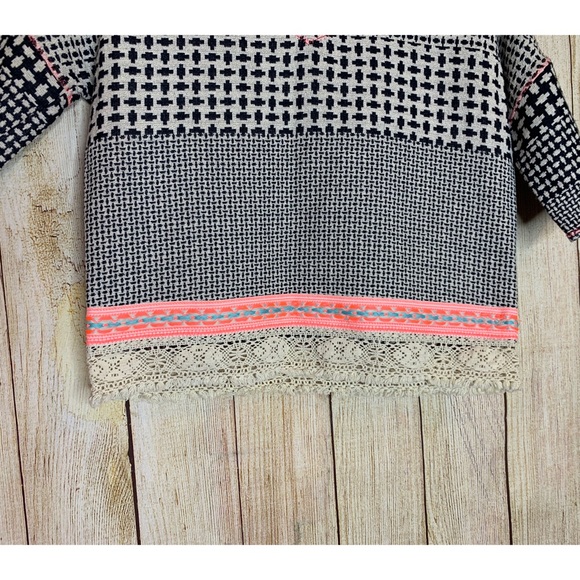 Gypsy05 | Barre Jacquard Box Blouse - Picture 7 of 9